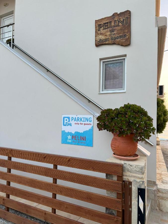 Pelini Apartment Каламаки Екстериор снимка