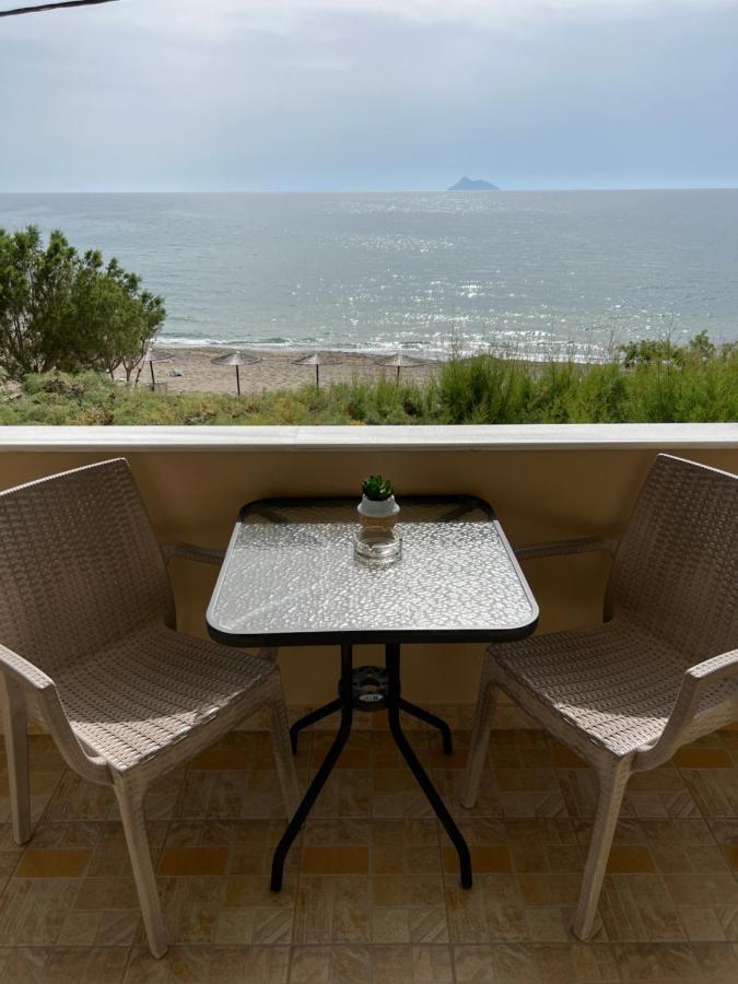 Pelini Apartment Каламаки Екстериор снимка