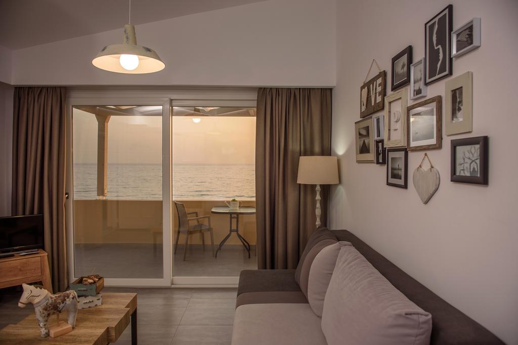Pelini Apartment Каламаки Екстериор снимка