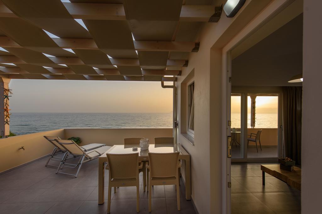 Pelini Apartment Каламаки Екстериор снимка